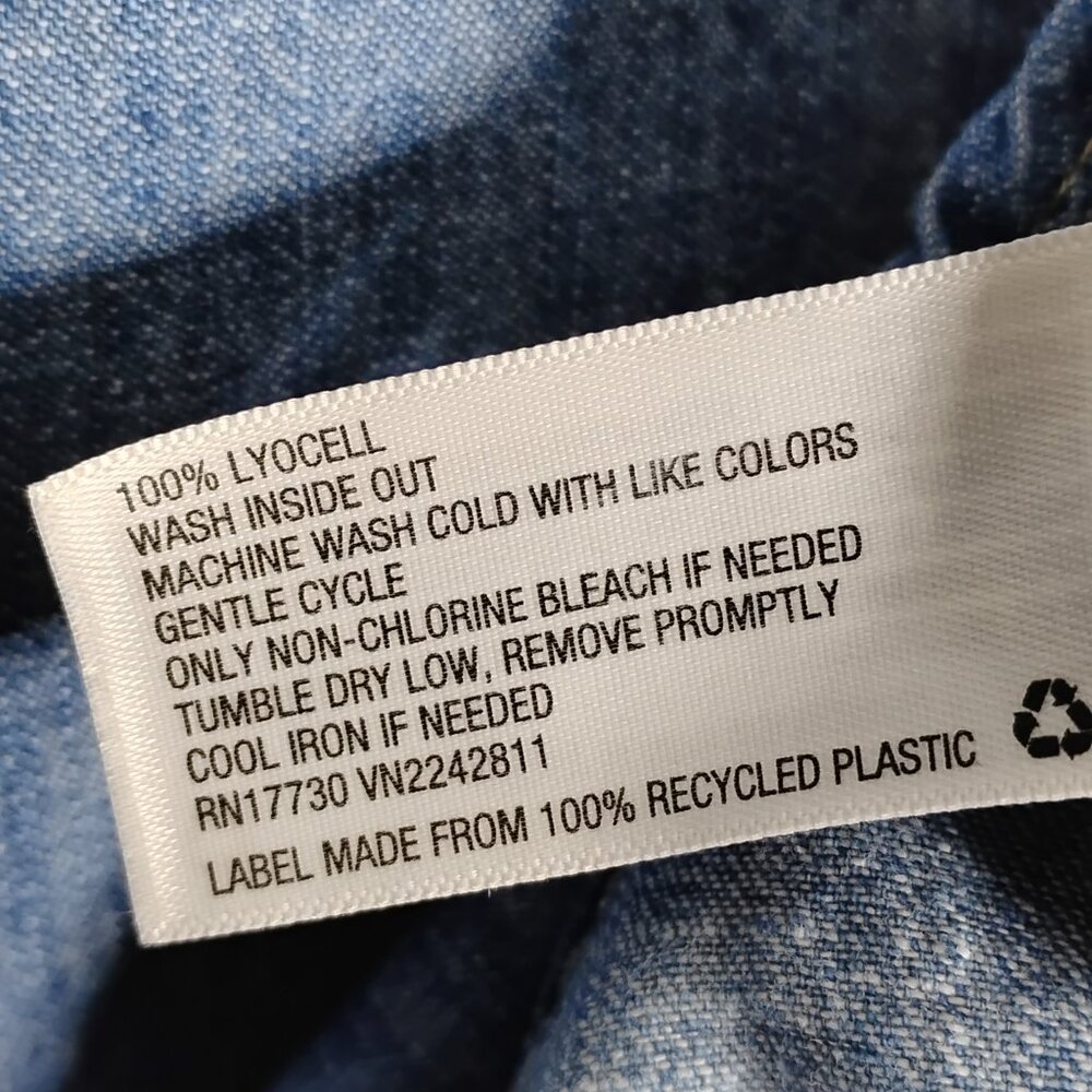 Universal Threads Chambray Top Size Large Blue Sl… - image 6